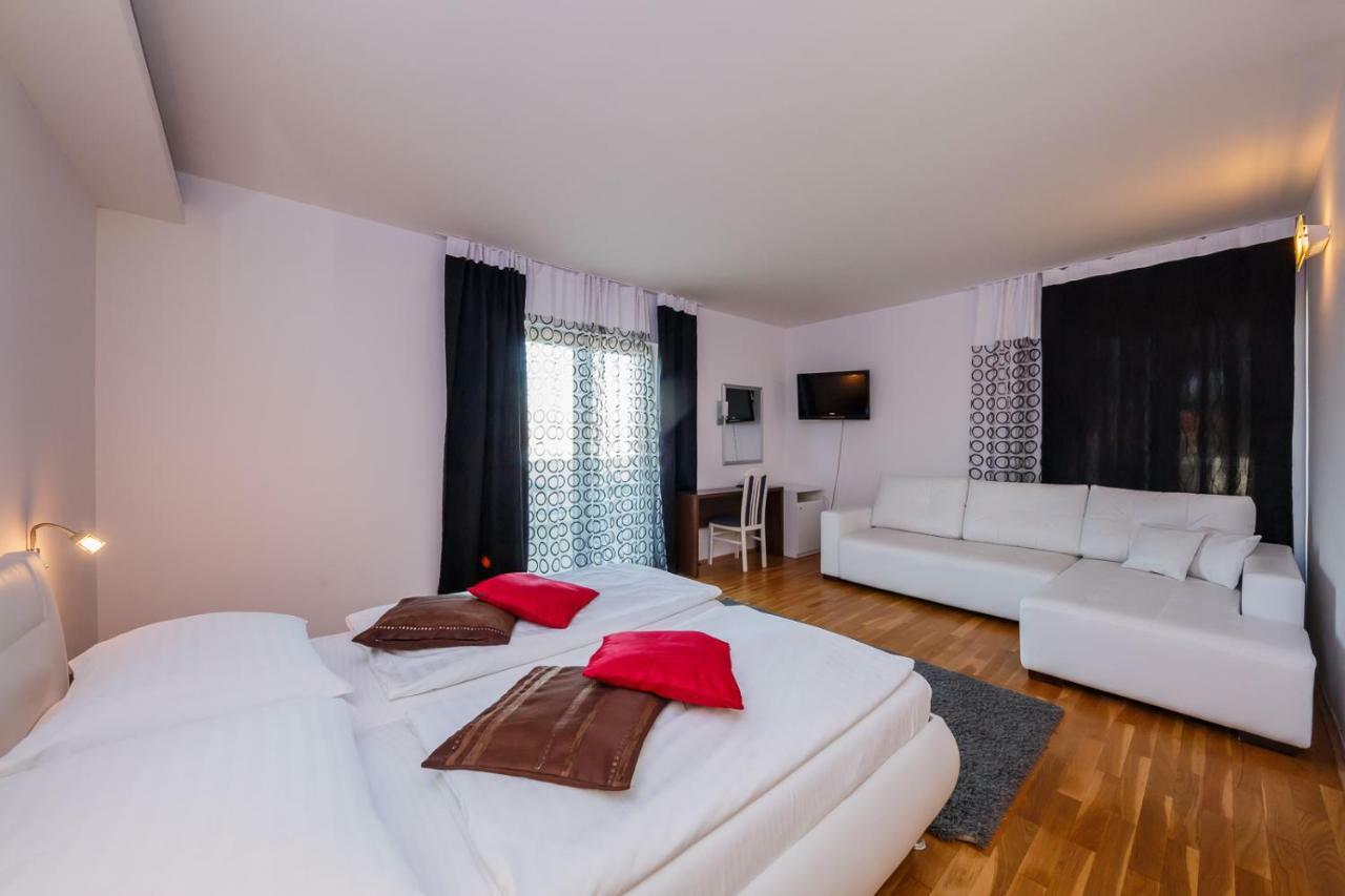 Villa Sveti Kriz Трогир Екстериор снимка